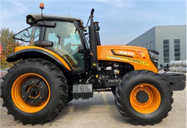 Traktor Pertanian 220HP